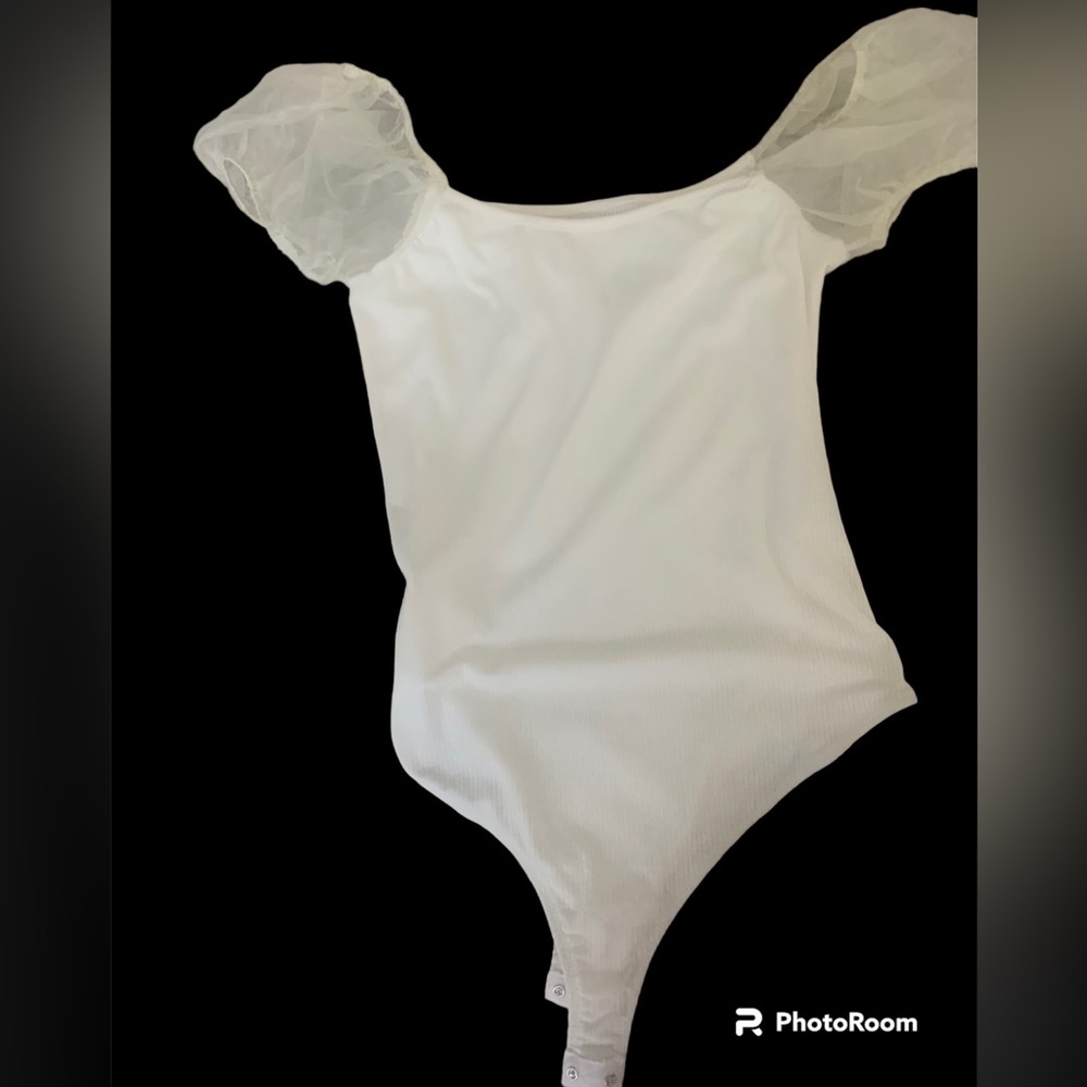 Puff sleeve body suit by altar’d state